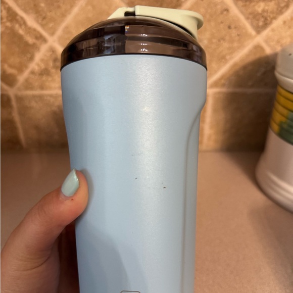 BrüMate Multishaker in High Tide - Picture 6 of 12